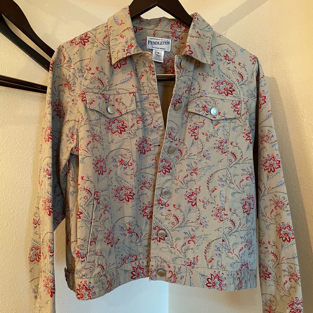 Pendleton Women’s Vintage Denim Jacket, Floral print size M